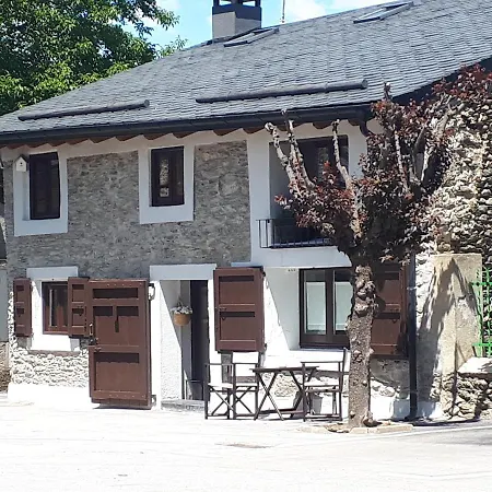 Cal Toni De Vilallobent Holiday home *